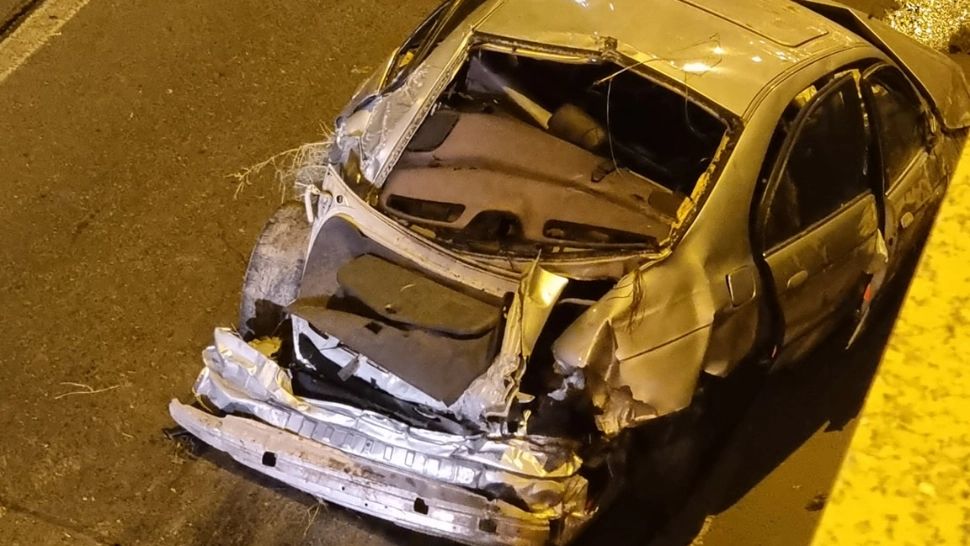 Accident extrem de violent în Pasajul Muncii din Capitală! 4 persoane au ajuns la spital - O mașină s-a transformat în armonică - FOTO