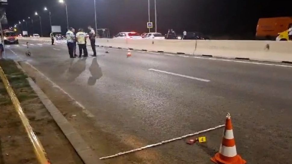 Un adolescent de 16 ani a murit fulgerător când se întorcea de la liceu - A fost lovit de o mașină în timp ce traversa