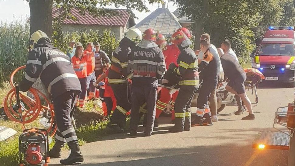 Accident grav la Frătăuții Vechi: Mașini făcute zob și 5 victime, două încarcerate - Intervenția pompierilor suceveni | FOTO&VIDEO