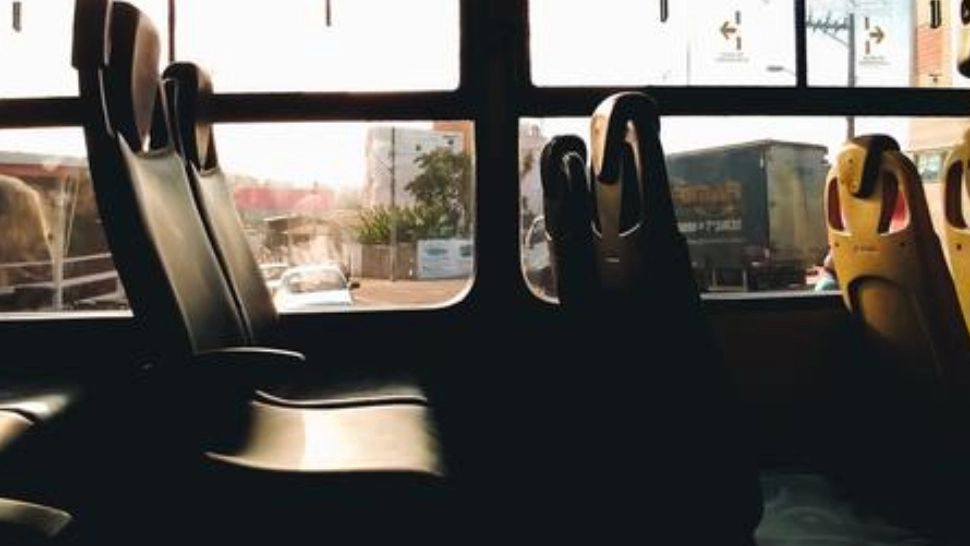 Anul școlar 2023-2024 începe cu probleme: Elevii nu vor circula GRATUIT în toate județele, din 11 septembrie - STB anunță suplimentări