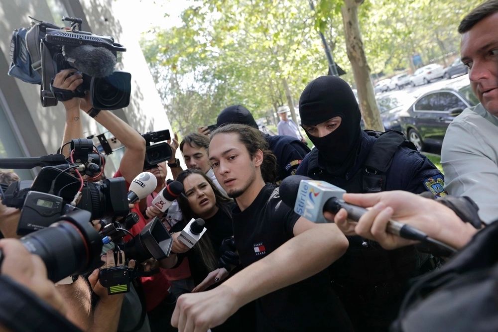 Dealer-ul și prietenul lui Vlad Pascu și-a amenințat tatăl cu bătaia - Bărbatul a cerut ORDIN DE RESTRICȚIE împotriva propriului fiu