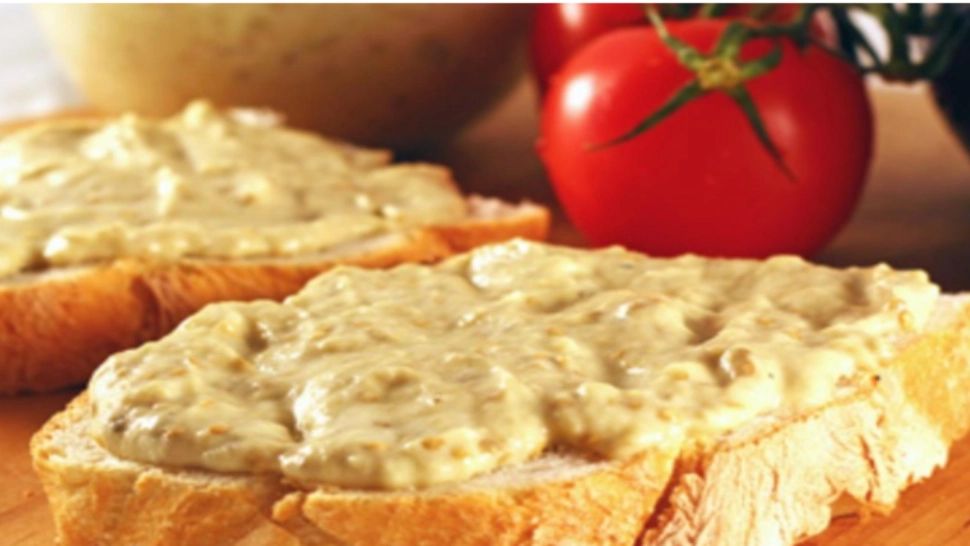 De ce să pui un gălbenuș de ou crud în salata de vinete - Bucătăresele adevărate folosesc acest truc iar rezultatul este uimitor