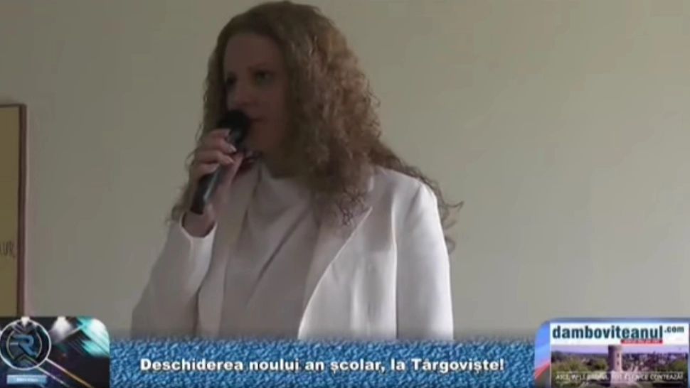 Șefa Inspectoratului Școlar Dâmbovița, discurs HALUCINANT la deschiderea noului an școlar! NU a reușit să lege două propoziții: "Preacurcenici părinți, școala este ..." - VIDEO
