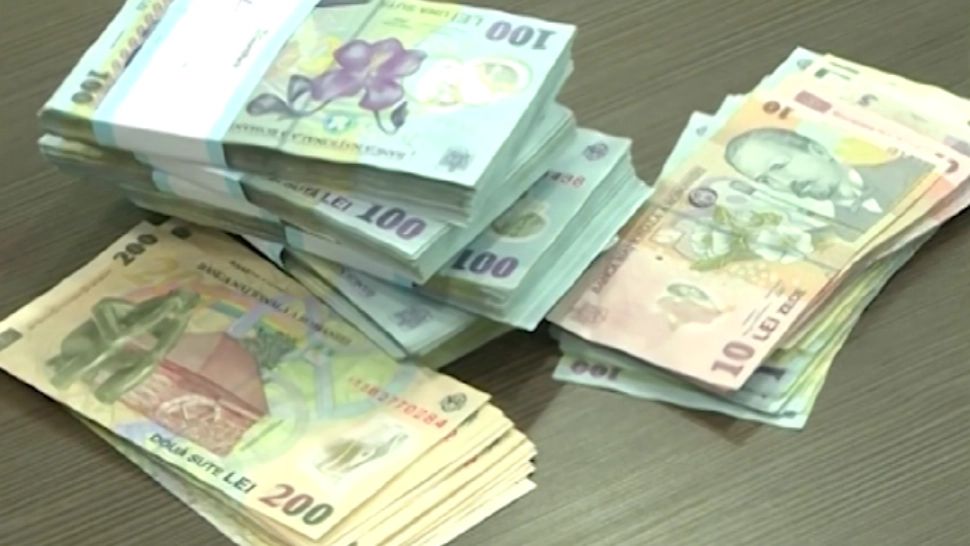 Credite în valoare de de 3000 de lei, luate ilegal în numele unui coleg de muncă - Situație incredibilă la Satu Mare