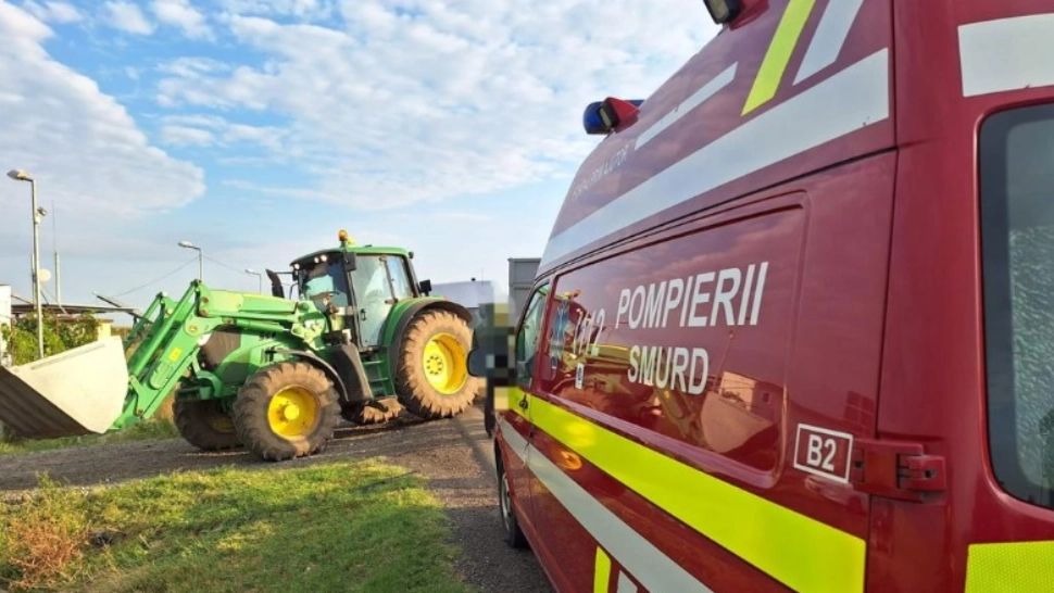 Accident violent cu victime multiple în Ialomița: 16 răniți, inclusiv doi adolescenți, după ciocnirea dintre un tractor și o dubă la Amara