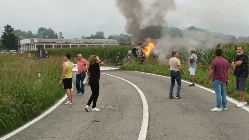 Accident aviatic îngrozitor - O fetiță de cinci ani a murit după ce un avion militar a căzut peste ea la Torino