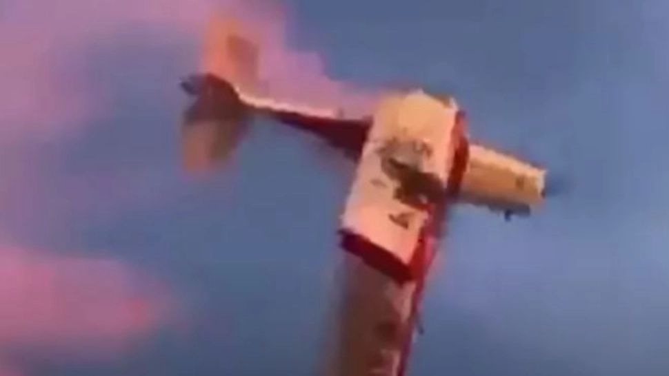 Avion prăbușit în Mexic - Pilotul a evitat în ultima clipă să aterizeze peste o petrecere cu sute de invitați - Totul a fost filmat - VIDEO