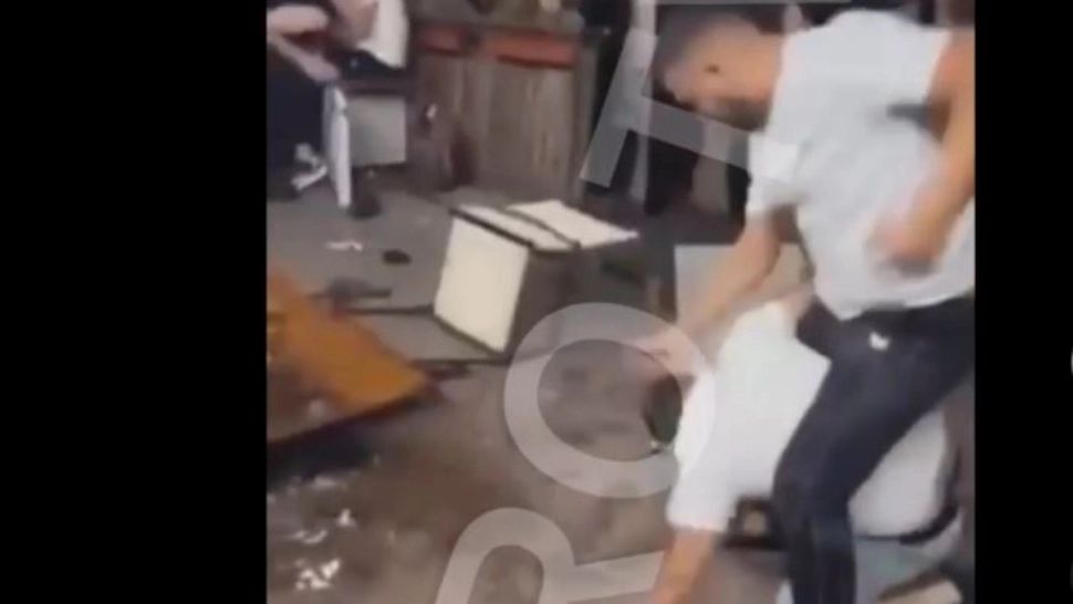Bătaie ca-n filmele western, într-un local din orașul Călărași, Republiaca Moldova VIDEO