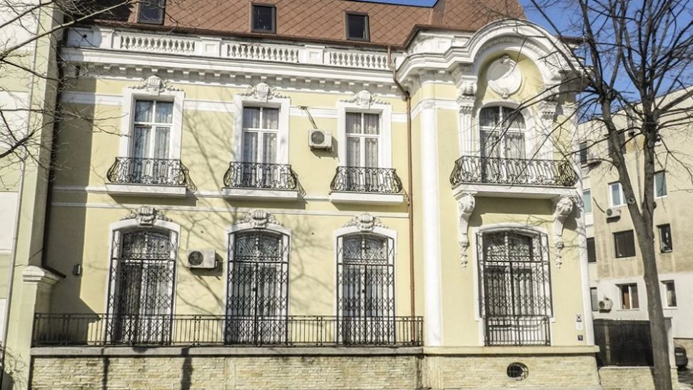 Fosta șefă a unei direcții pentru Cultură, pusă la muncă în folosul comunității