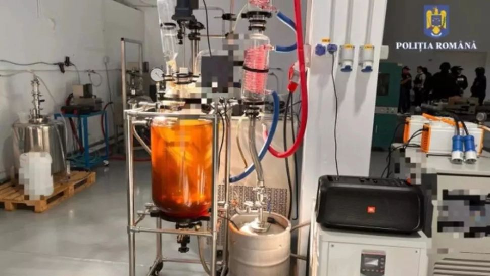 Polițistul reținut pentru că ar fi lucrat la fabrica de droguri din Miroslava este fiul unui fost primar