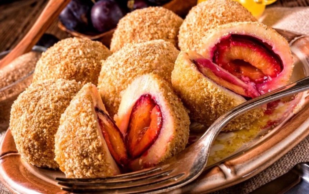 Gomboţi cu prune. Trucul simplu de care trebuie să ții cont pentru un desert perfect - ingredientul de bază
