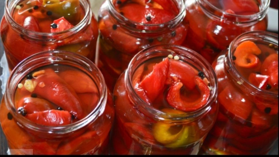 Secretul gogoșarilor în oțet. Ingredientele speciale pe care trebuie să le folosim pentru a rămâne gustoși și crocanți multă vreme