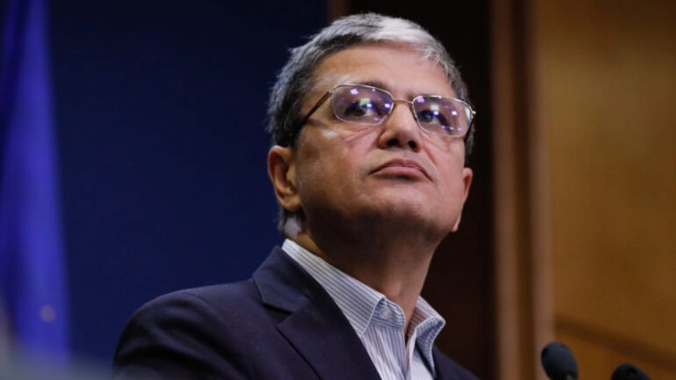 Un ministru al Cabinetului Ciolacu, față în față cu moțiunea. Zi de foc în Parlament!  