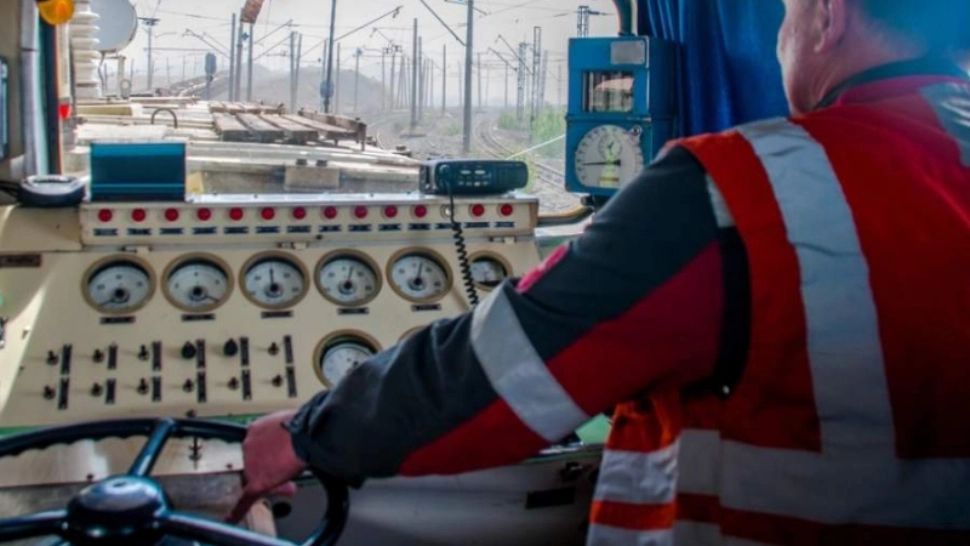 Mecanic de locomotivă pe tren de călători, prins drogat la Galați. Lucra pe două trenuri