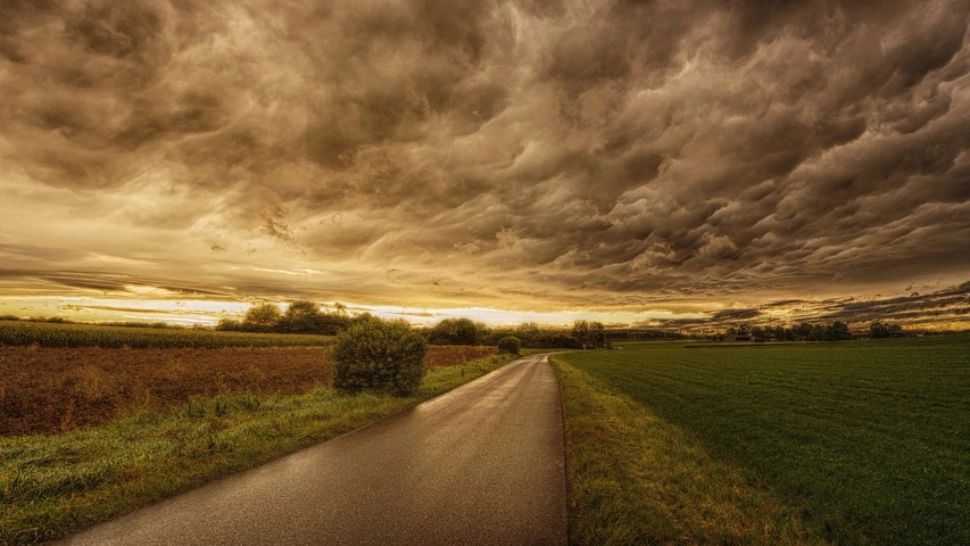 Vremea rea pune stăpânire pe jumătate din țară. COD GALBEN de ploi și vijelii, emis de ANM. Care sunt zonele vizate 