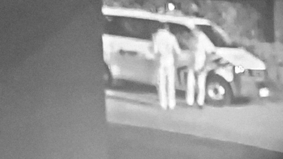 Scandalul Pipigate - Ministrul justiției își cere scuze în fața parlamentului după ce prietenii săi au urinat pe o mașină de poliție