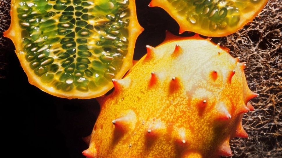 Castravetele cu gust de Kiwi a ajuns în România. Ce spun specialiștii despre fructul legumă? - VIDEO