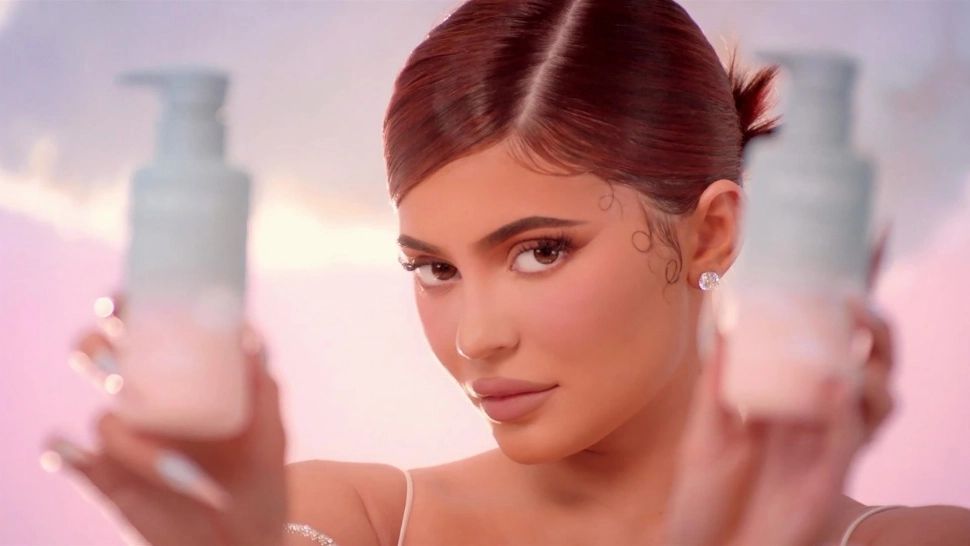 Șamponul uscat, pro și contra. Nu faceți niciodată asta de prea multe ori