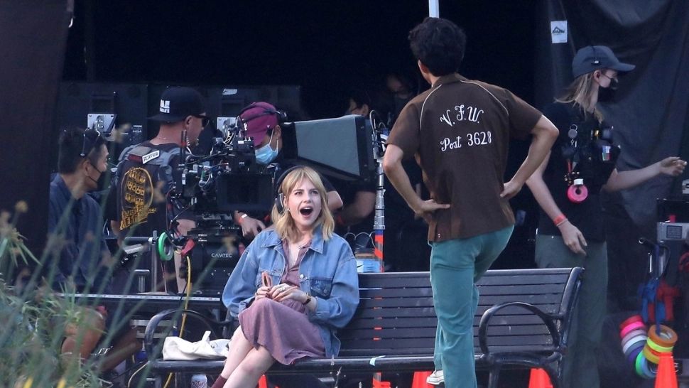 Trucul prin care afli dacă cineva este îndrăgostit de tine. Este dovedit științific