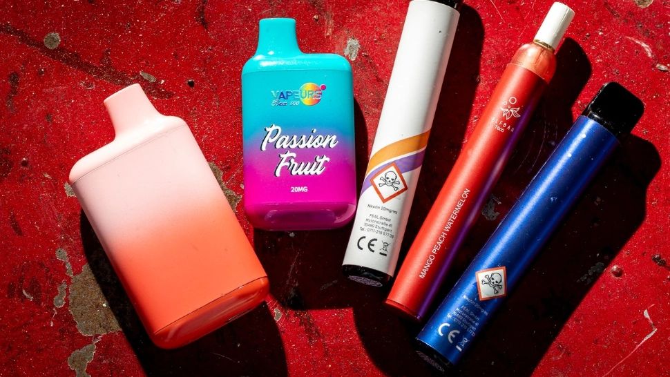 28 de persoane reținue în dosarul dulciurilor și aparatelor de vapat cu substanțe asociate drogurilor