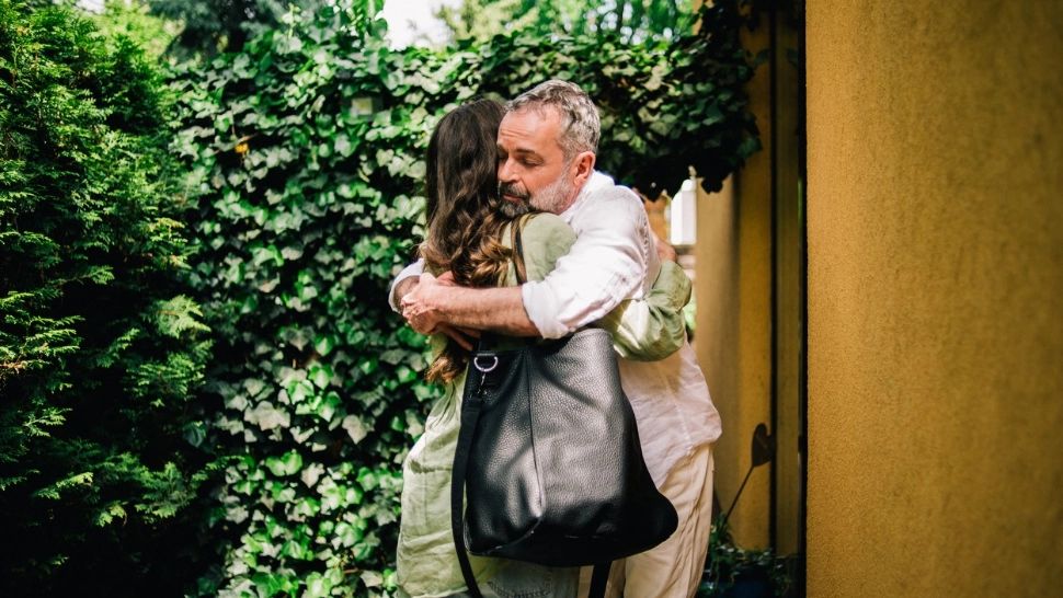 Veste bună pentru părinți. Tinerii români au început să plece din casa natală înainte de 30 de ani - EUROSTAT