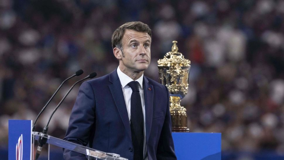 Președintele Macron, fluierat și huiduit masiv de francezi la deschiderea Campionatului mondial de rugby - Imagini virale cu reacția sa