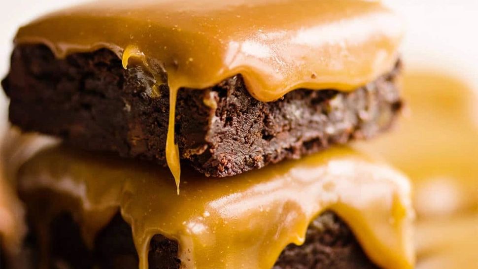 Negresele cu caramel sărat, desertul delicios ce poate fi servit oricând - Cele 2 trucuri pe care e bine să le știi