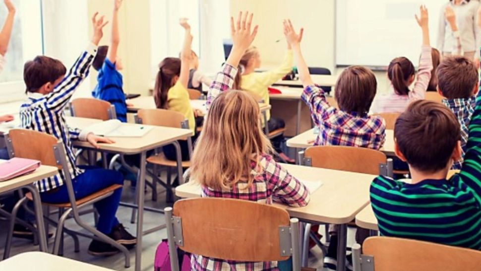 Drogurile ar putea ajunge disciplină școlară. Propunerea legislativă a unui deputat