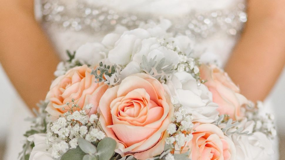 Lecție uimitoare de empatie și acceptare oferită de o mireasă oarbă, la propria-i nuntă. Ce le-a cerut șotului și invitaților