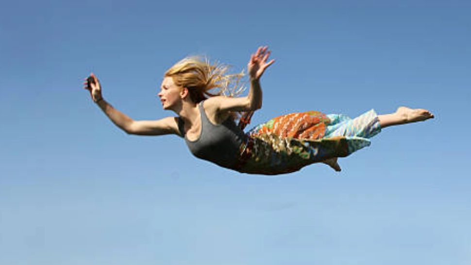 Ce înseamnă când visezi că zbori. Mesajele ascunse ale subconștientului, dezvăluite de psihologi