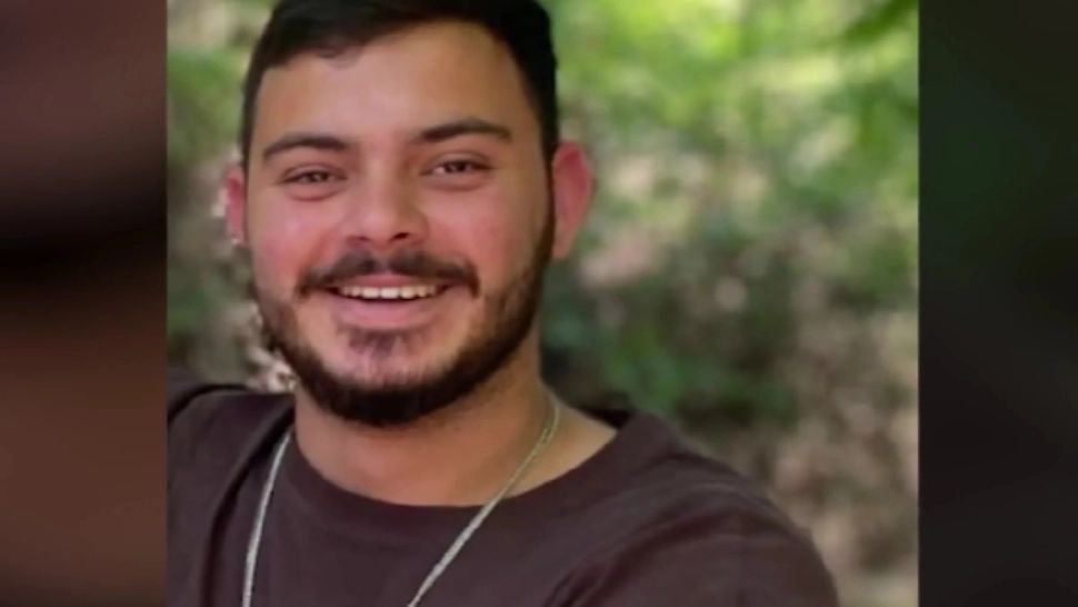 Mărturiile cutremurătoare ale bunicii românce a unui tânăr de 22 de ani, răpit de Hamas: Noi sperăm că e în viață 