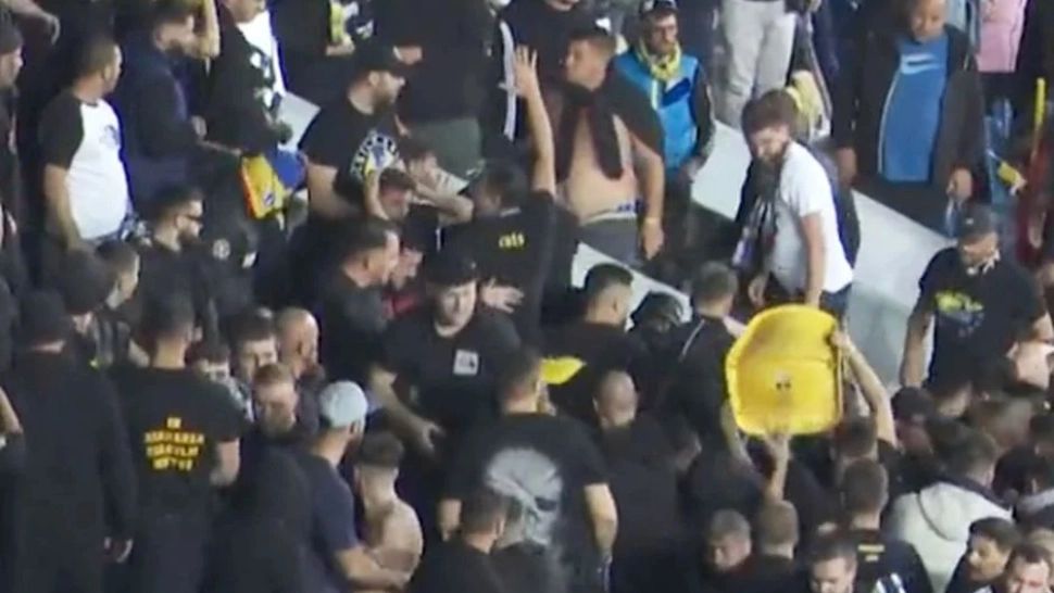 Jandarm rănt în timpul meciului FCSB - Petrolul