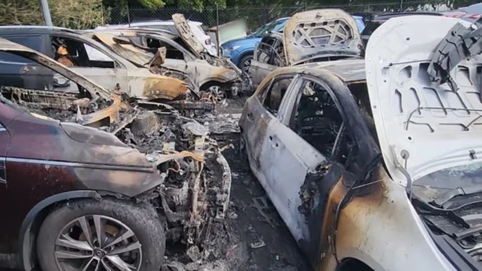 Alertă pe piața mașinilor electrice - Sute de autovehicule rechemate urgent de un gigant auto - Pericol de EXPLOZIE