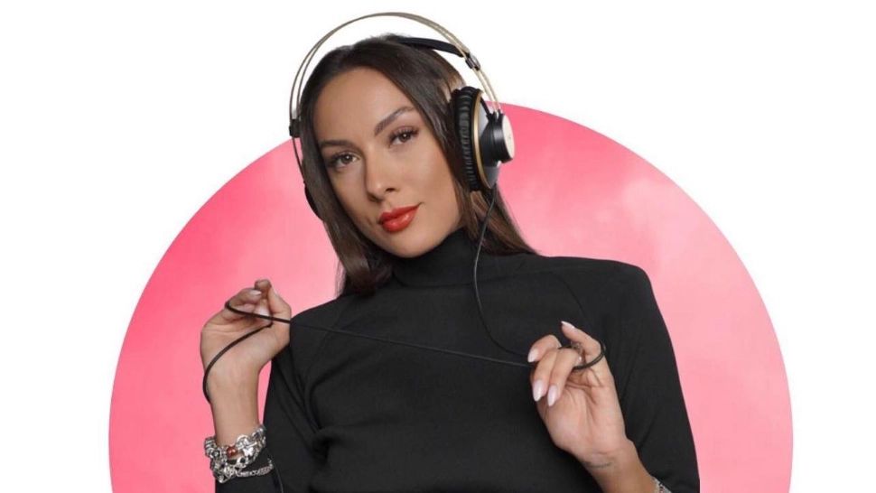 Decesul lui DJ Lalla, sub semnul întrebării: ancheta bate pasul pe loc. Lacrimi și durere în familia artistei - Vedeta radio, condusă pe ultimul drum