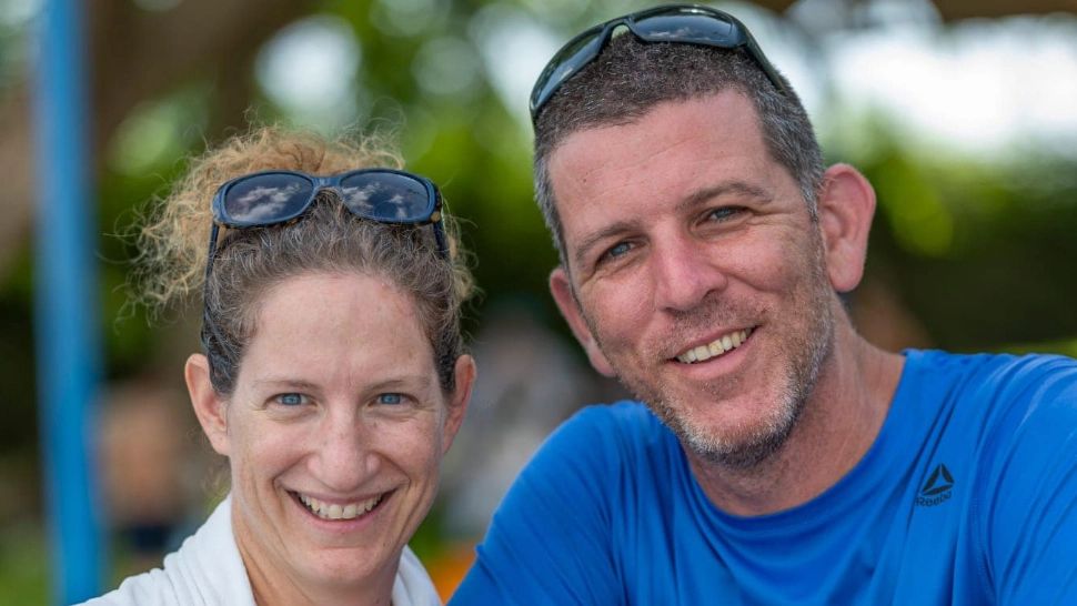 Soția unui ostatic deținut de Hamas cere ajutorul parlamentarilor români: „Vreau să-l aduc înapoi în ambele situații, viu sau mort”