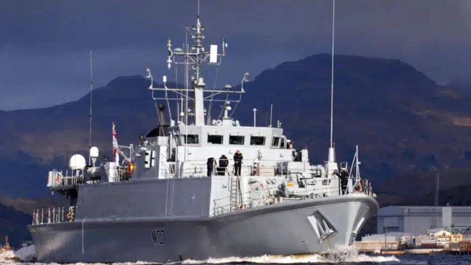 România a cumpărat de la englezi 2 puitoare second-hand pentru minele din Marea Neagră - Prima navă e deja în dotarea Marinei