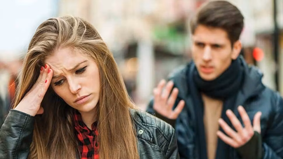 Cum ne îmbolnăvesc relațiile toxice. Impactul asupra sănătății mentale