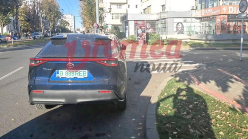 Familia Buzatu continuă să sfideze legea! Fiul fostul președinte CJ Vaslui și-a parcat mașina la un metru de trecerea de pietoni