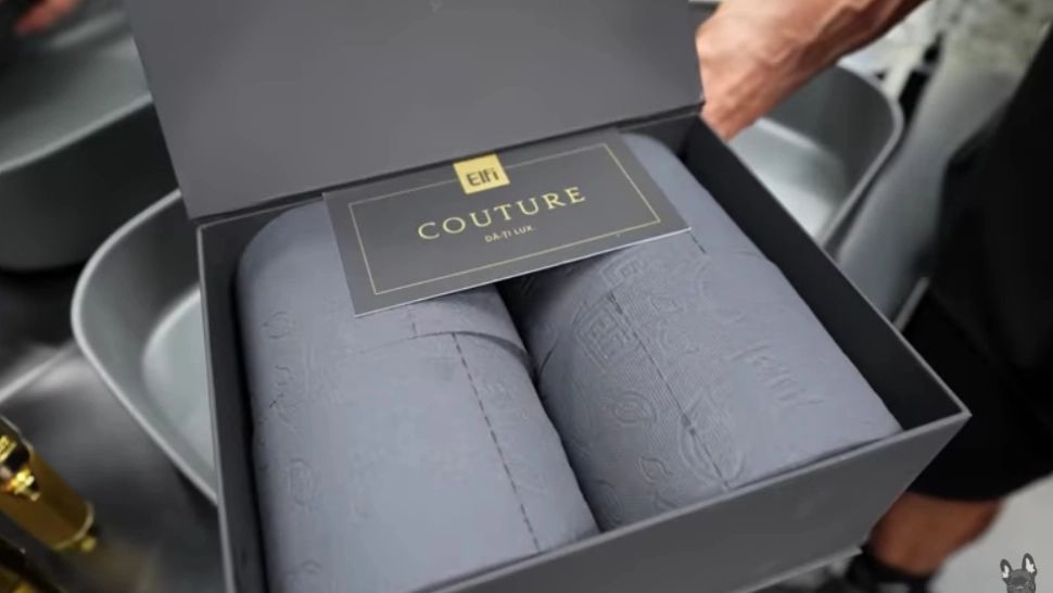 Isterie totală pe internet după ce Dorian Popa a lansat un nou trend! Cu cât se vinde hârtia igienică neagră - Prețul e halucinant