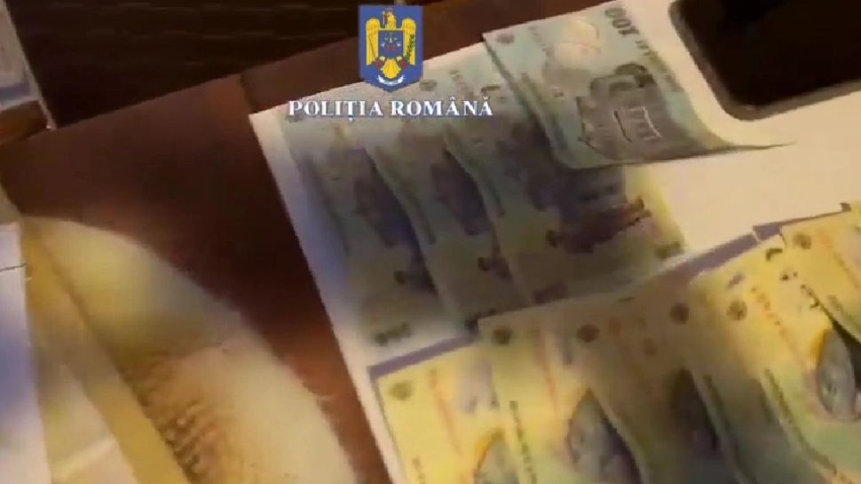 Mascații au descins în Prahova, la persoane bănuite de plasare de bani falși pe piață. Prejudiciul depășește 5000 de euro - VIDEO 