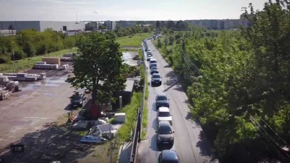 Complexul Greenfield. 6000 de oameni plătesc taxe și impozite la zi, dar NU au acces la drumul spre București! Scandal monstru între 4 instituții ale statului