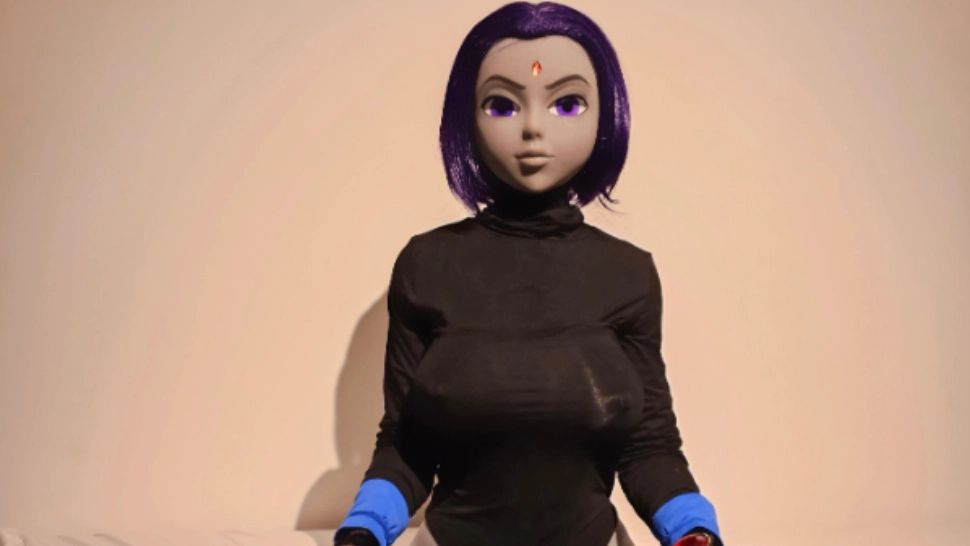 Un român a cheltuit 10.000 de dolari pe o păpușă gonflabilă! O parte din bani, proveniți dintr-un credit de nevoi personale