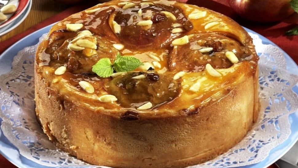 Tortul cu mere întregi, deliciul absolut - Cum se prepară unul dintre cele mai îndrăgite deserturi ale copilăriei