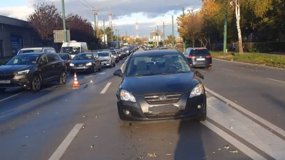 Accident grav în Brașov: 2 adolescenți, de 14 și 16 ani, au fost loviți puternic de o mașină - Unul dintre ei este în comă