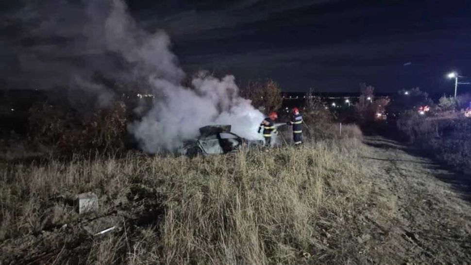 Accident teribil în Galați - Un tânăr a murit și alți doi au fost grav răniți după ce s-au răsturnat cu mașina. Șoferul nu avea carnet