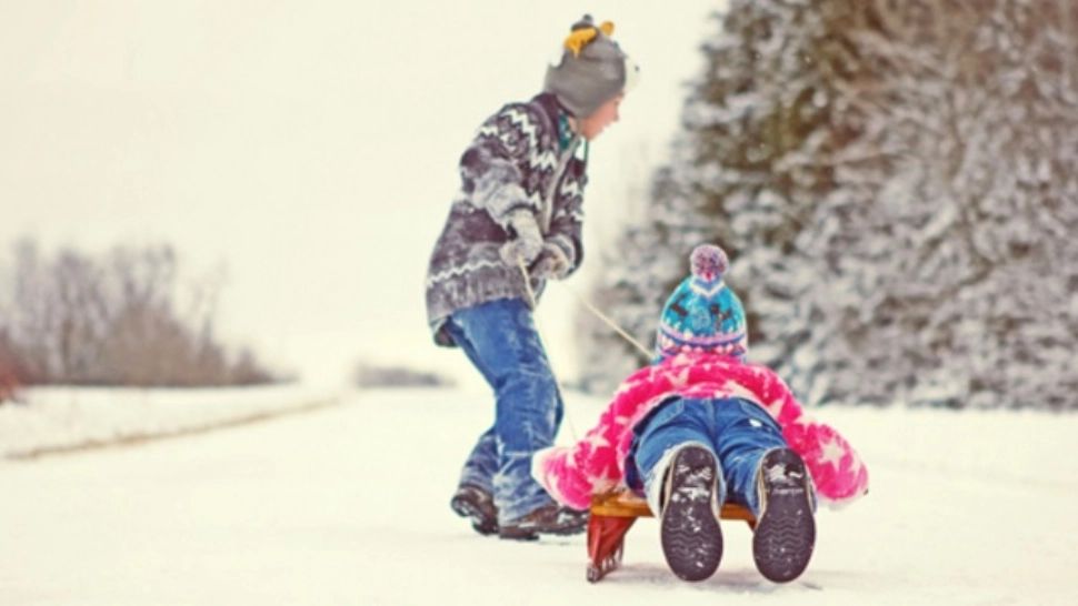 Când cad primii fulgi de zăpadă în București? Prognoza meteo a fost actualizată: temperaturile scad brusc. La munte a nins deja