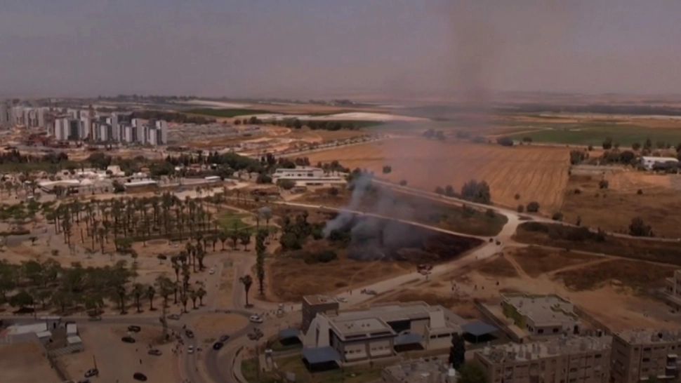 O biserică ortodoxă greacă a fost lovită în urma unui atac aerian - Tensiuni la cote maxime