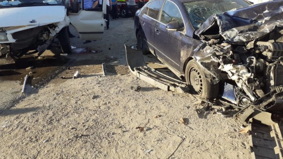Accident cumplit în Gorj, la ieșirea din Vărăști: 3 victime, după o ciocnire violentă - Răniții, aduși la un spital din Capitală