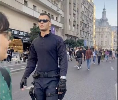 Noua uniformă a Jandarmeriei, în varianta SEXY. "Am nevoie de un bărbat după miezul nopții"