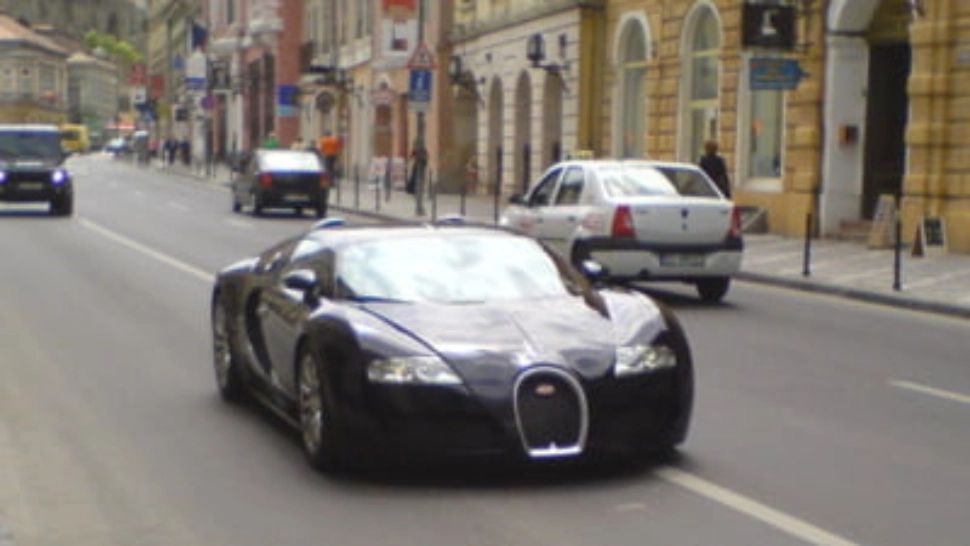 Bărbații din România sunt de părere că bogația înseamnă să ai o mașină scumpă - Statistici triste despre țara noastră